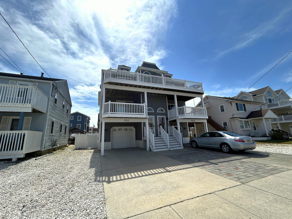 6405 Pleasure Ave South